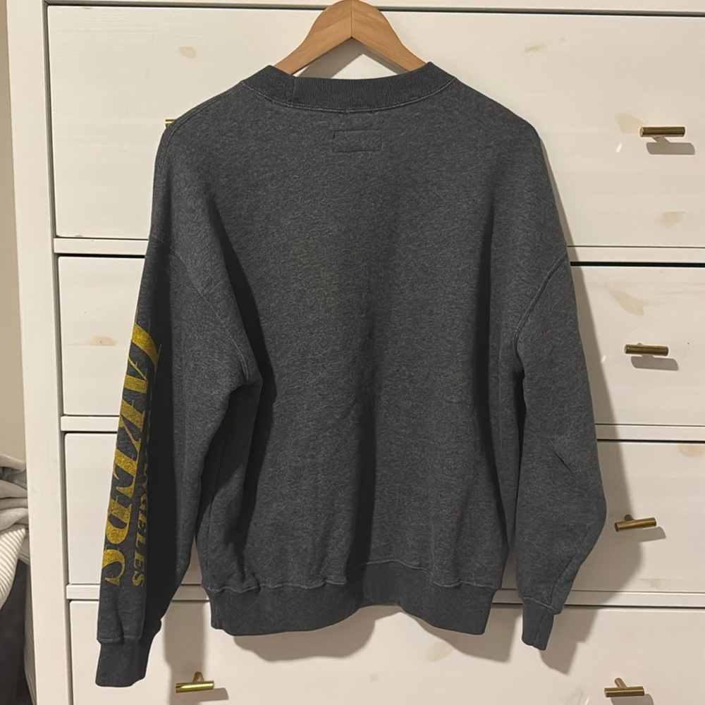 Abercrombie & Fitch Oversized LA Lakers Gray Crewneck Sweatshirt Size XS - Picture 6 of 6